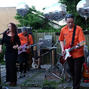 Concert in the backyard at Knud's Kiosk 2014