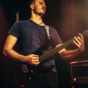 William, guitarist, live at Råhuset